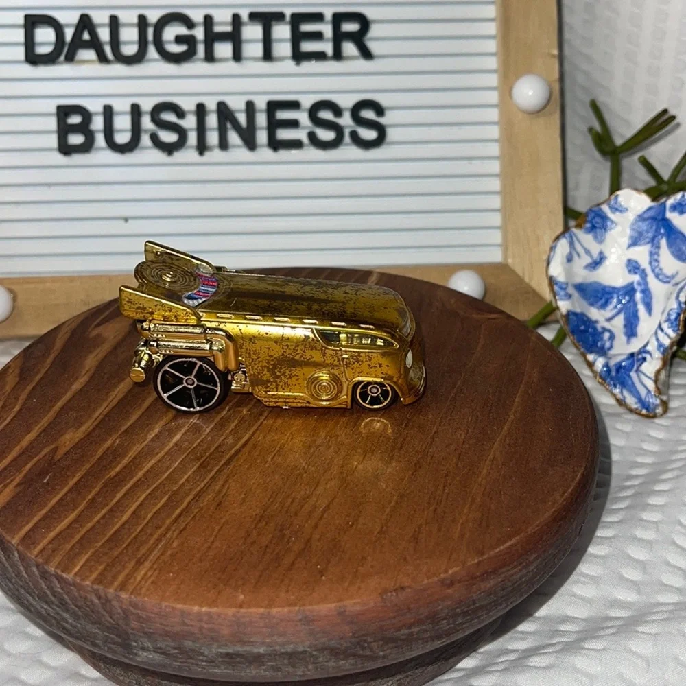 Hot Wheels Star Wars Character Cars C-3PO Die Cast.